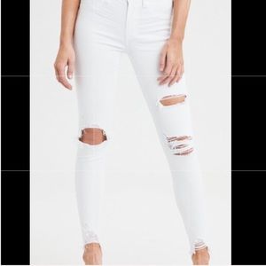 White ripped American Eagle skinny jeans
